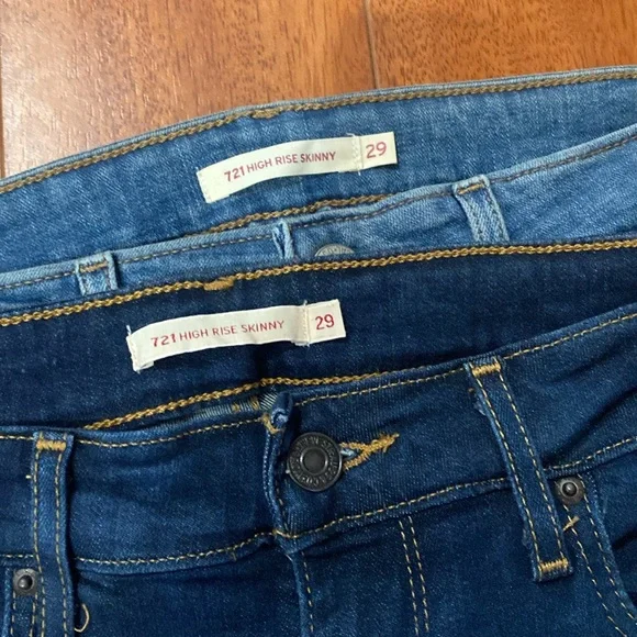2 Levi’s medium blue and dark blue. 721 high rise skinny - Picture 4 of 4